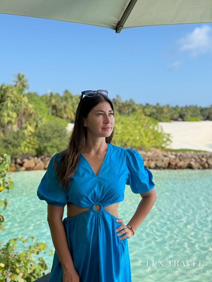 Юлия Галич, основатель Lux Travel, на берегу лагуны