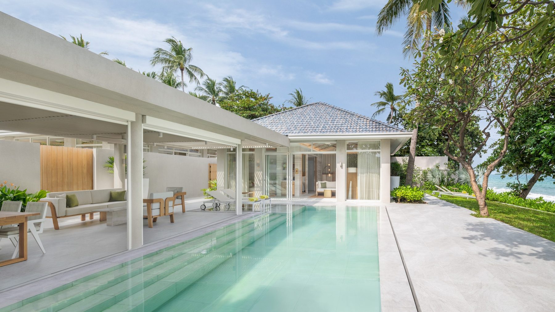 Centara Reserve Samui — бассейн виллы The Reserve Ocean Pool Villa с выходом на пляж Чавенг