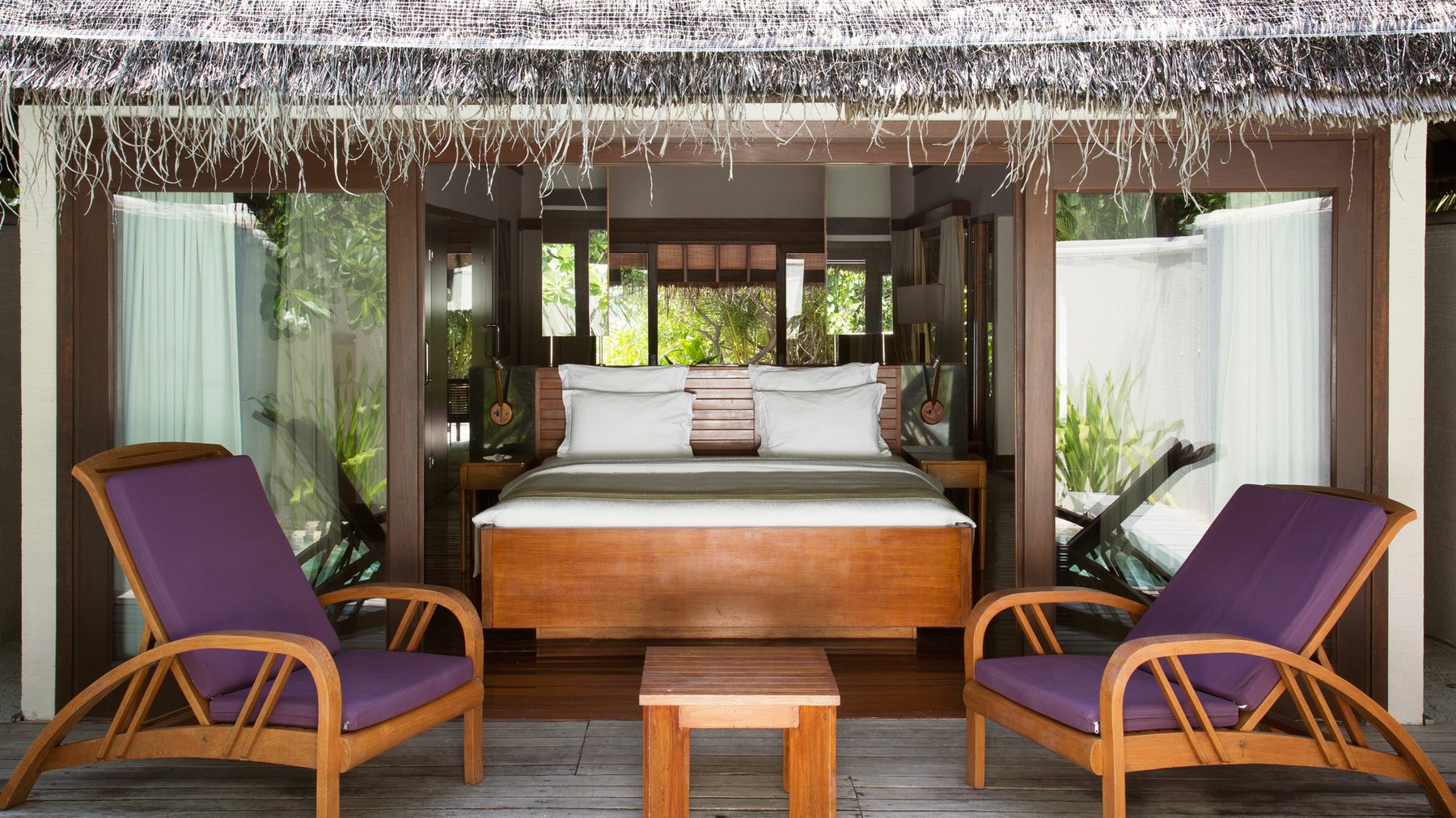 Island Villa с бассейном в Coco Bodu Hithi, атолл Северный Мале