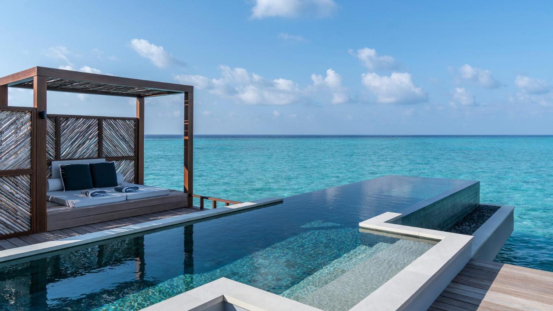 Four Seasons Landaa Giraavaru