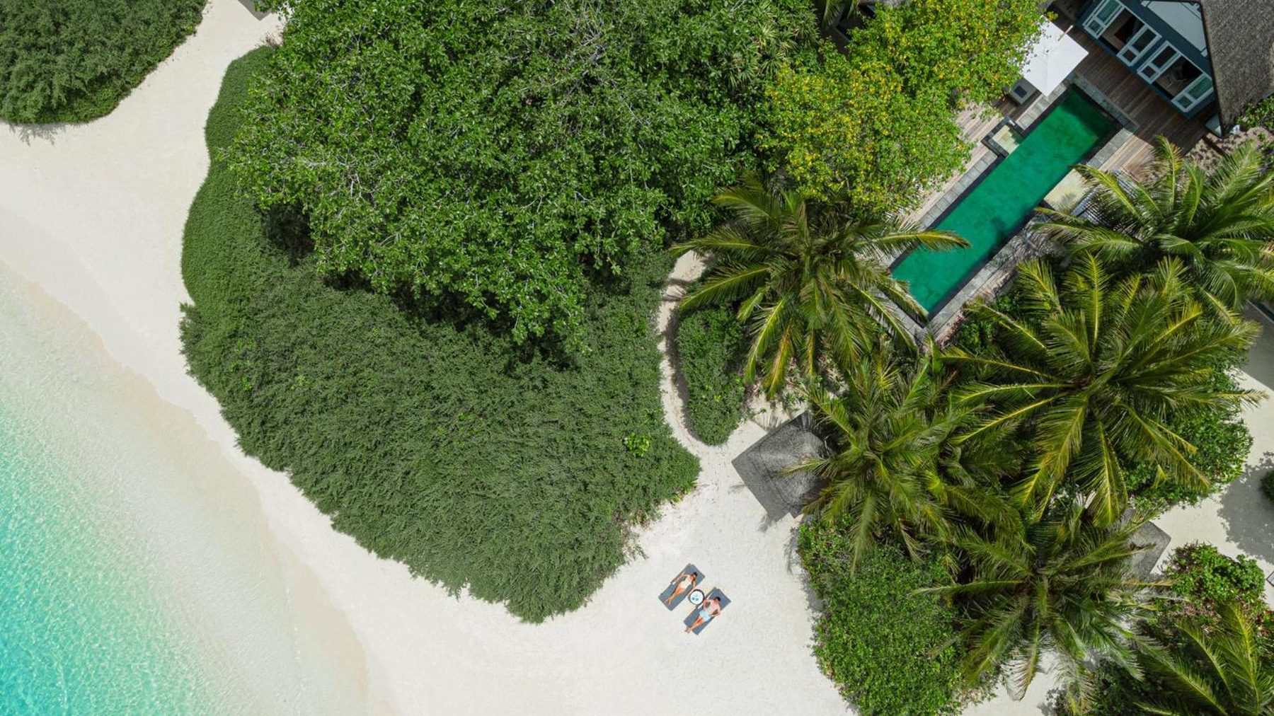 Four Seasons Landaa Giraavaru