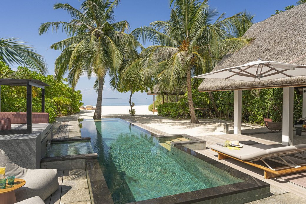 Four Seasons Landaa Giraavaru