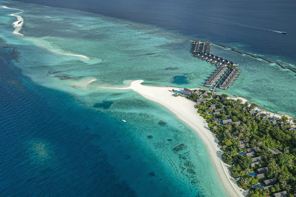 Four Seasons Landaa Giraavaru