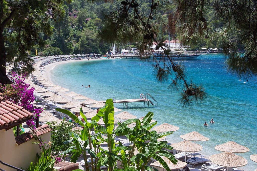 Hillside Beach Club
