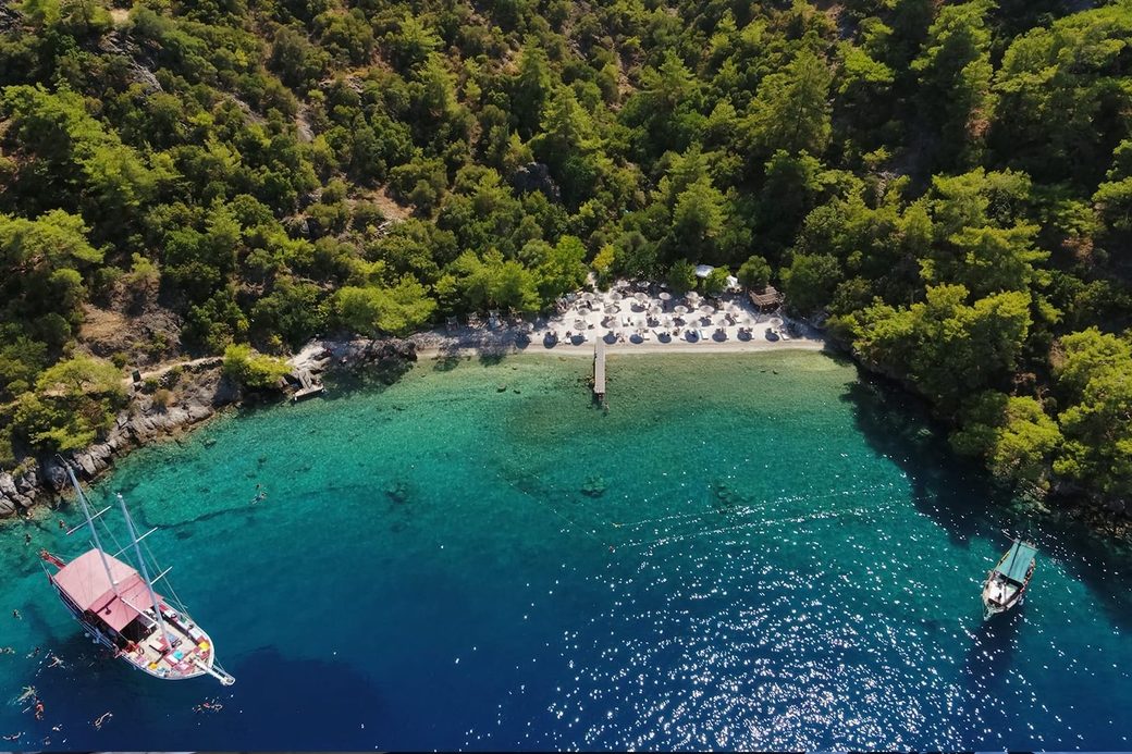 Hillside Beach Club