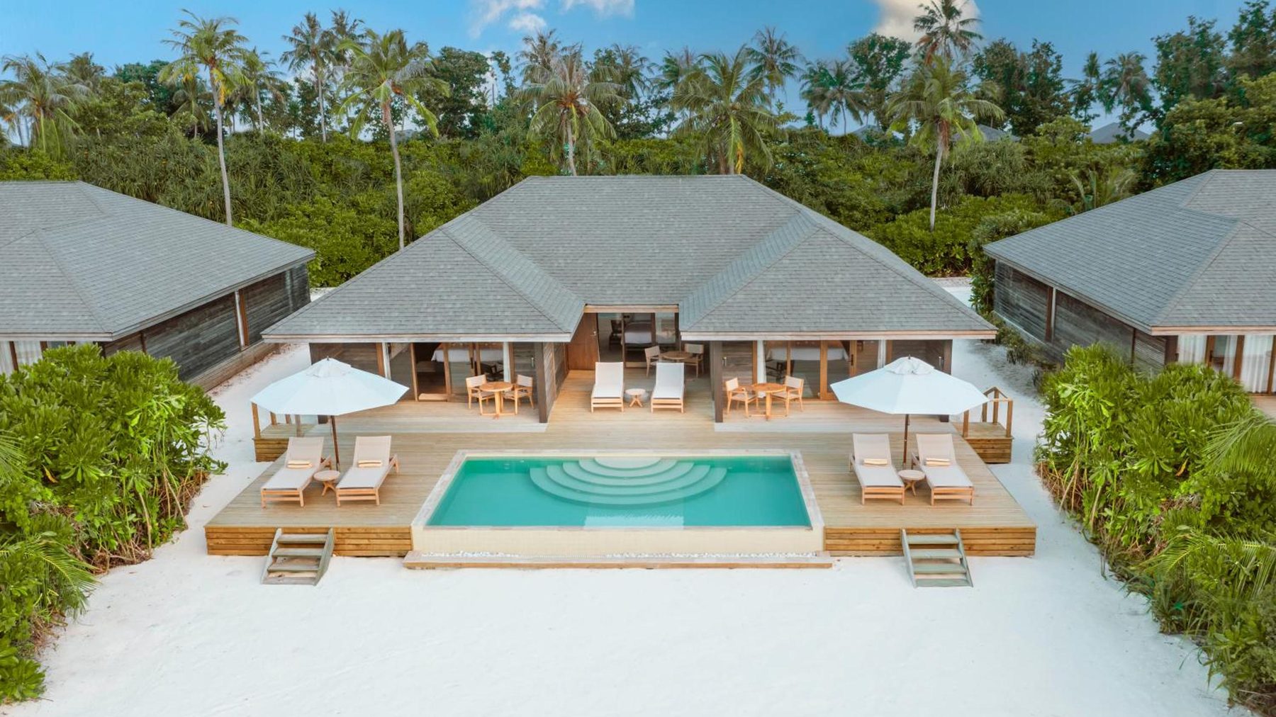 Jawakara Islands Maldives, атолл Лавияни
