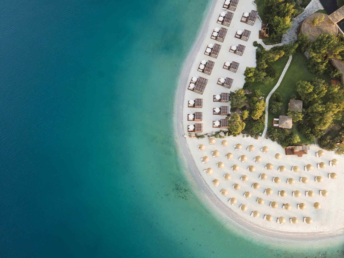 Lujo Bodrum — пляж курорта с высоты
