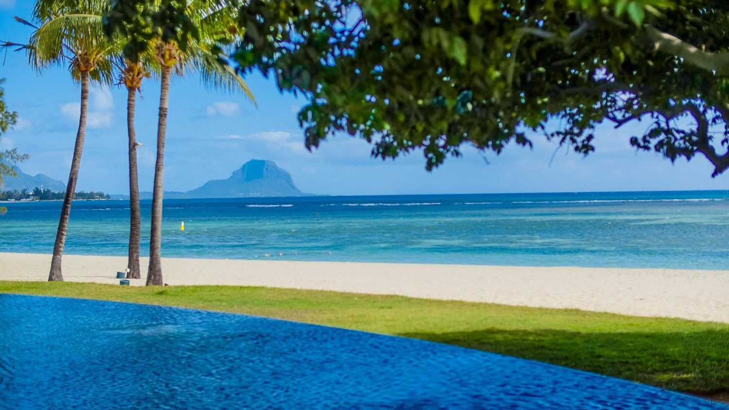 Maradiva Villas Resort & Spa