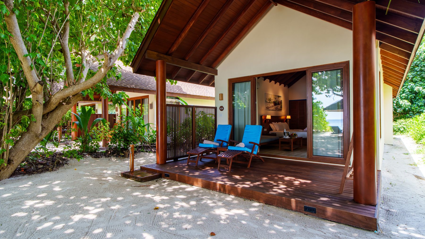 Reethi Faru Resort, атолл Раа