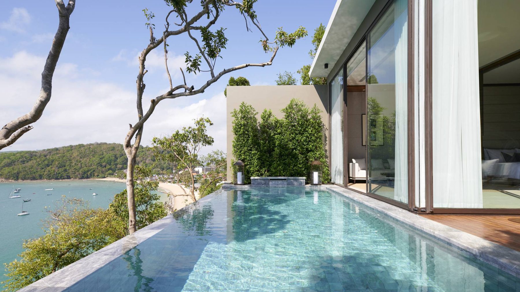 V Villas Phuket — вилла с бассейном-инфинити над бухтой Ао Йон